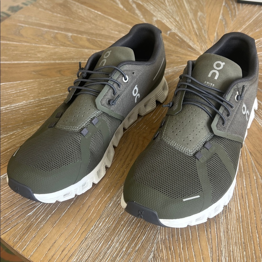 NEW On Cloud Running Forest Green Athletic Shoes.